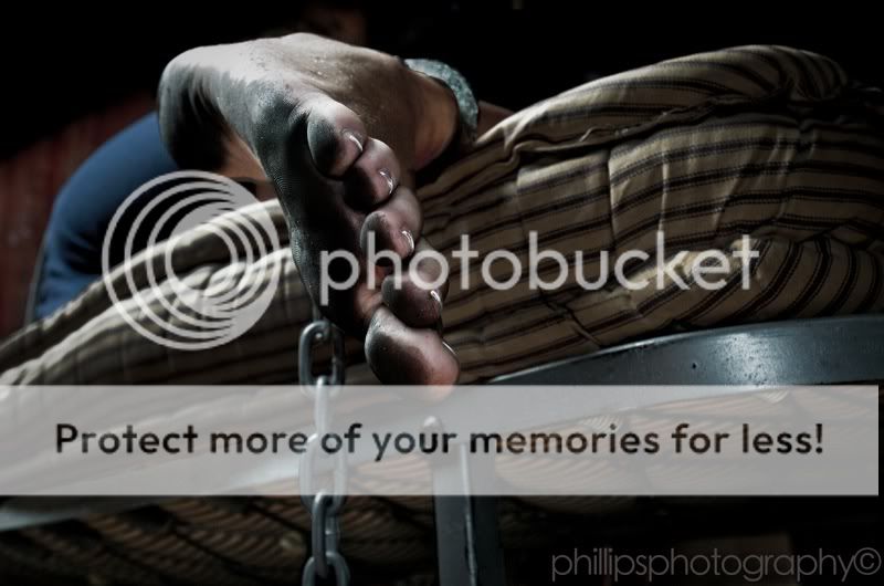 IMAGE: http://i747.photobucket.com/albums/xx116/ryan_ph0to/abandoned.jpg