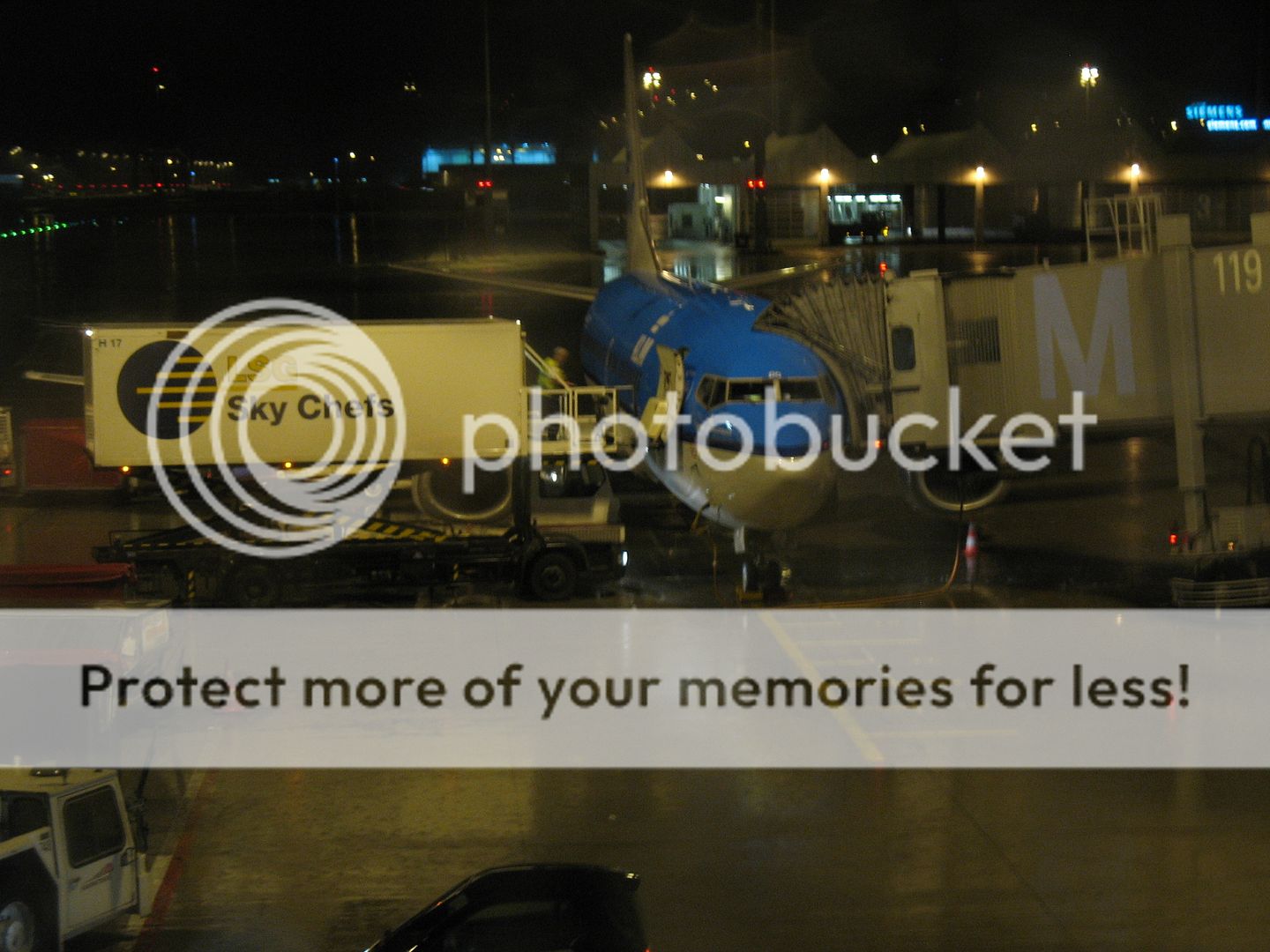 http://i747.photobucket.com/albums/xx117/ChrisCruise1980/KL%202010%20AMS-MUC-AMS/IMG_4371.jpg